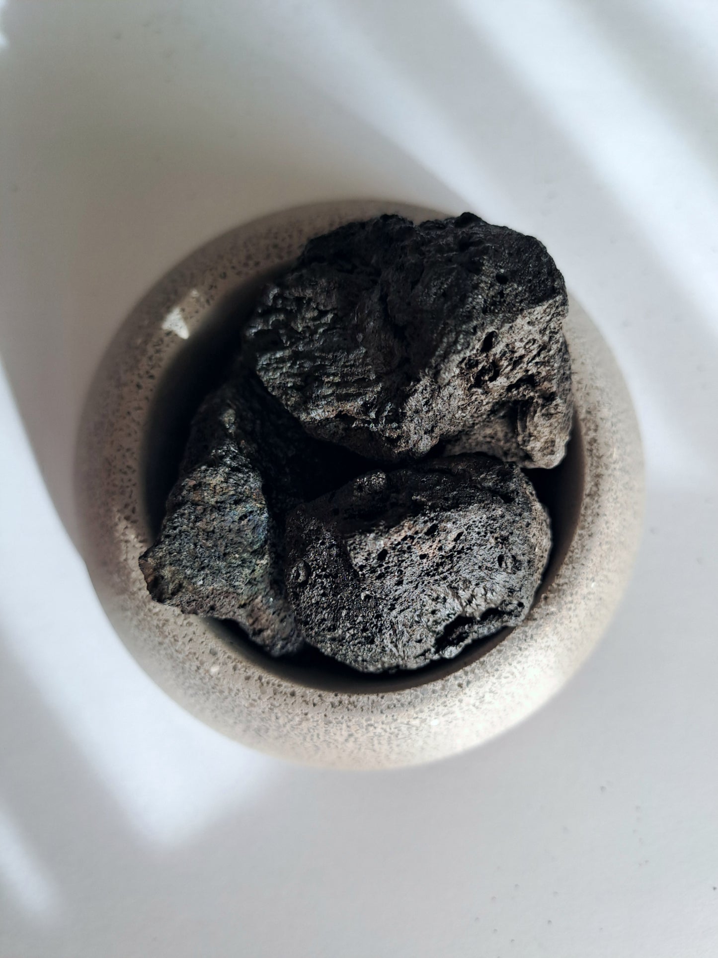 Mineral Diffuser with Handcrafted Concrete Bowl