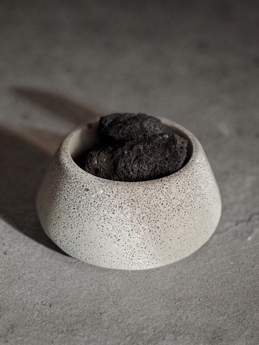 Mineral Diffuser with Handcrafted Concrete Bowl