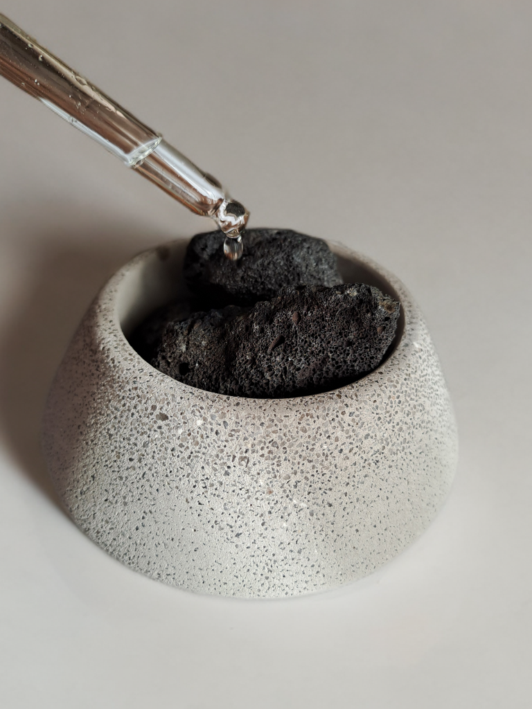 Mineral Diffuser with Handcrafted Concrete Bowl